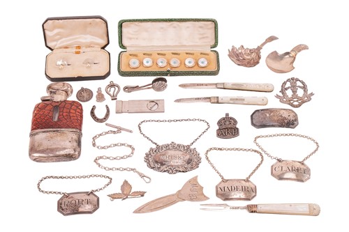 Lot 93 - A small silver mounted glass and alligator...
