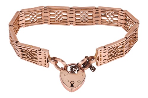 Lot A gate bracelet, consisting of ten fancy links...