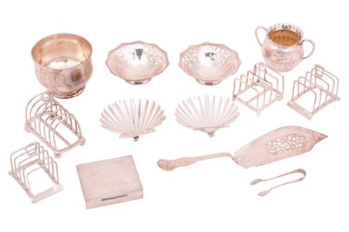 Lot 254 - A Victorian silver baluster bowl, London 1894,...