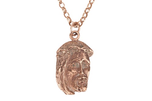 Lot 33 - A religious icon pendant on chain, the 9ct...