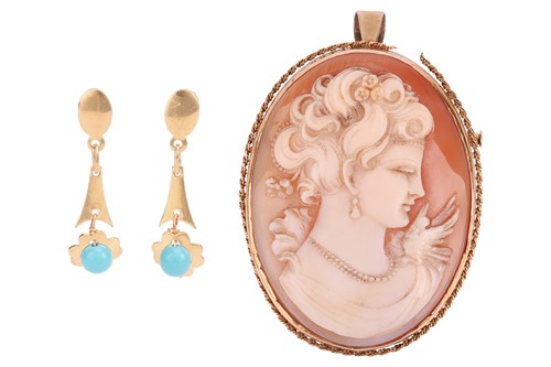 Lot 35 - A shell cameo brooch and a pair of drop...
