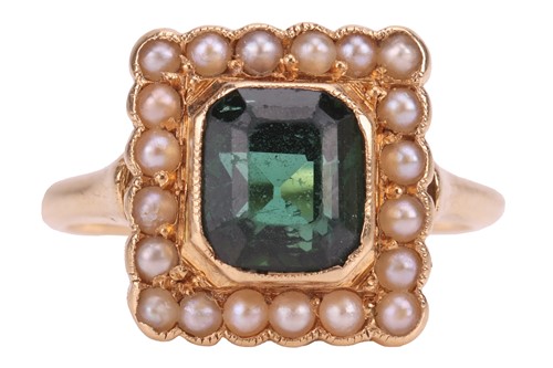Lot 22 - A green tourmaline and seed pearl dress ring,...