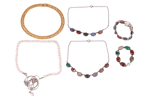 Lot 48 - A collection of Scottish agate and quartz set...