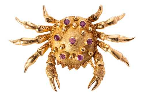 Lot 97 - A ruby-set crab brooch, exoskeleton...