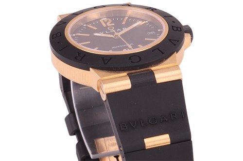 Lot 300 - Bulgari Diagono 18ct Gold & Titanium Wrist...