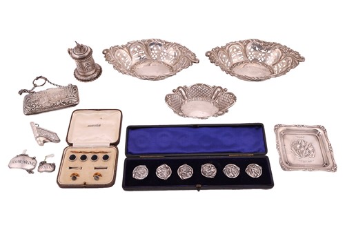 Lot 86 - A cased set of cast silver circular Art...