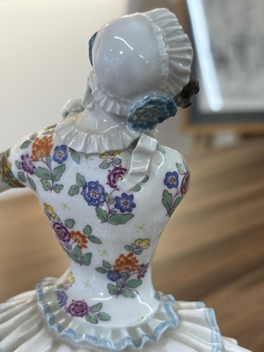 Lot 16 - Meissen: Chiarina from the Ballets Russes in...