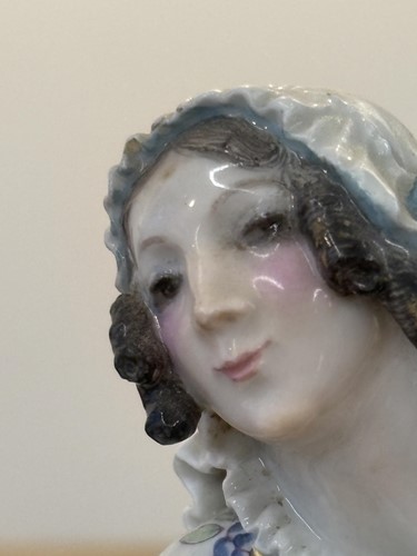 Lot 16 - Meissen: Chiarina from the Ballets Russes in...