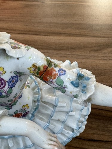 Lot 16 - Meissen: Chiarina from the Ballets Russes in...