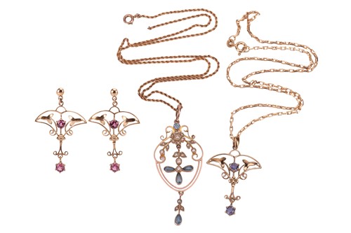Lot 86 - A small group of jewellery; including an...