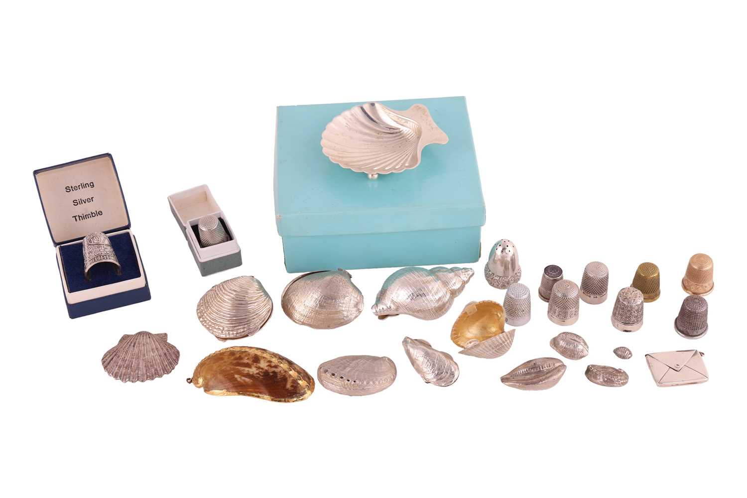 Lot 88 - A collection of small silver and other items