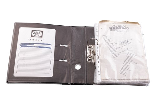 Lot The Smiths: a folder containing an interesting...