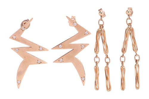 Lot 80 - Two pairs of pendant earrings; the first of...