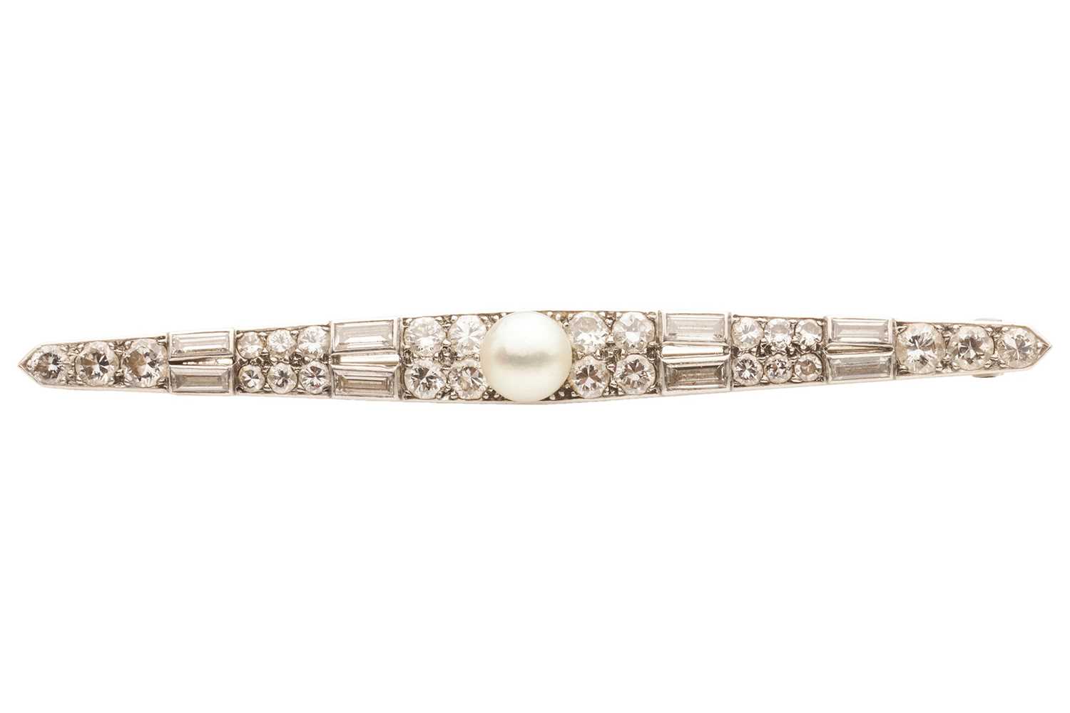 Lot Cartier - an Art Deco diamond and pearl bar...