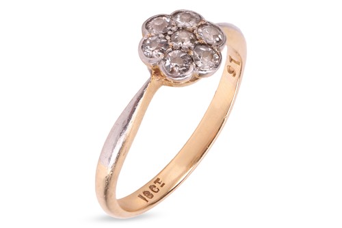 Lot 54 - A diamond daisy head cluster ring, the floral...