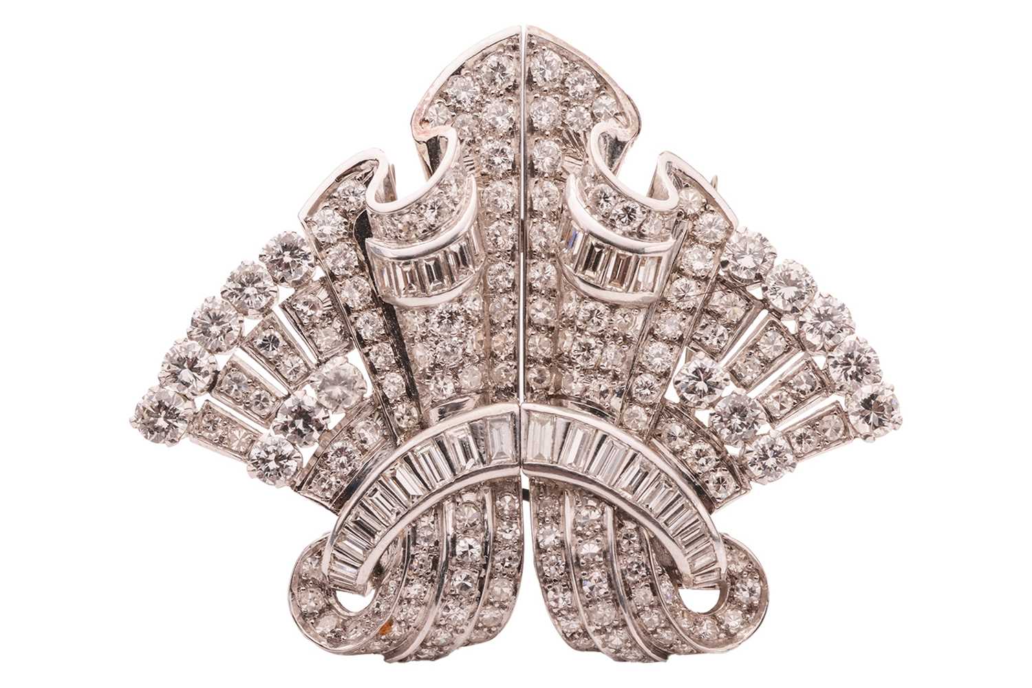 Lot 335 - An Art Deco diamond duette double clip brooch,...