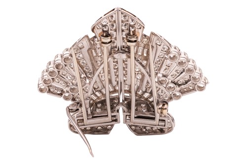 Lot 335 - An Art Deco diamond duette double clip brooch,...