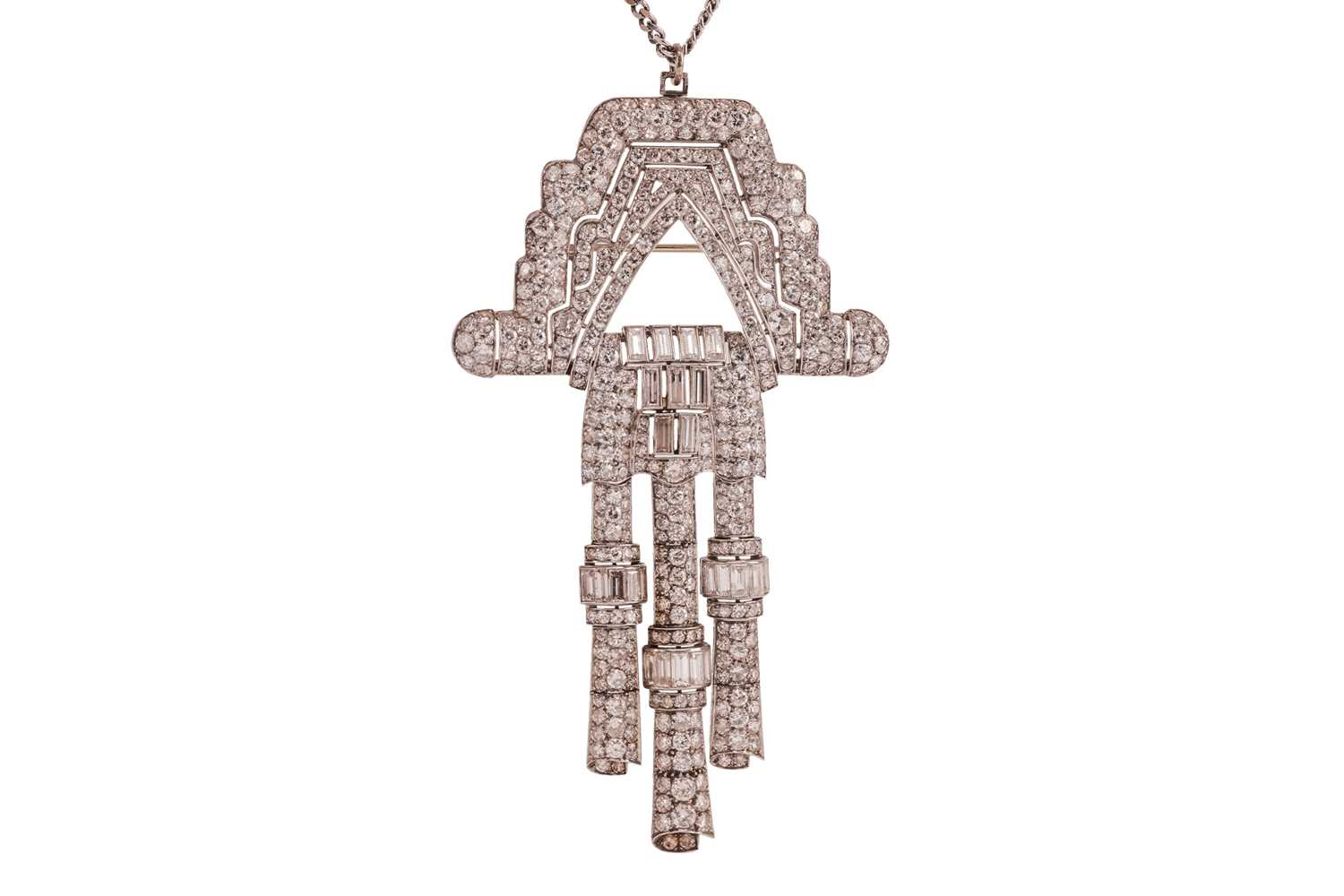 Lot 338 - A large Art Deco diamond brooch pendant on...