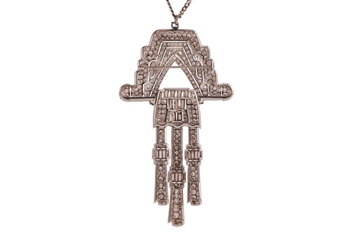 Lot 338 - A large Art Deco diamond brooch pendant on...
