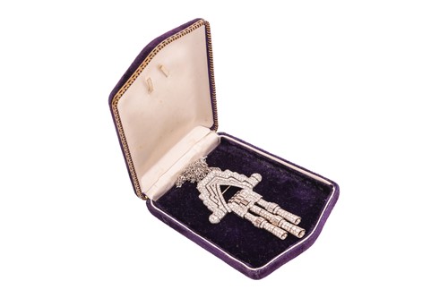 Lot 338 - A large Art Deco diamond brooch pendant on...