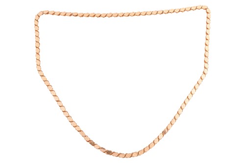 Lot 254 - A closed long fancy link chain, with polished...