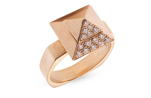 Lot 220 - A kinetic spinner ring by C. Teufel, 1992, the...