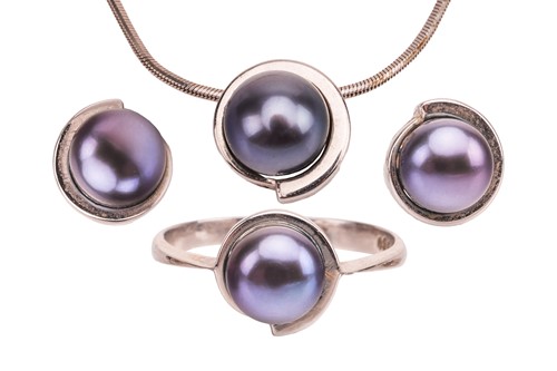 Lot A cultured freshwater pearl suite, comprising...