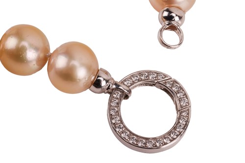 Lot A cultured South Sea pearl necklace, the...