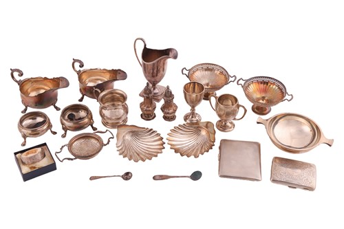Lot 112 - A small agglomeration of silver items,...