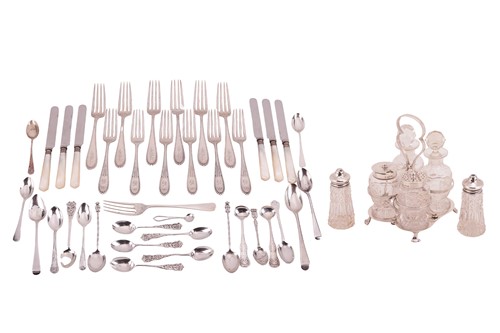 Lot 470 - A collection of American silver flatware,...