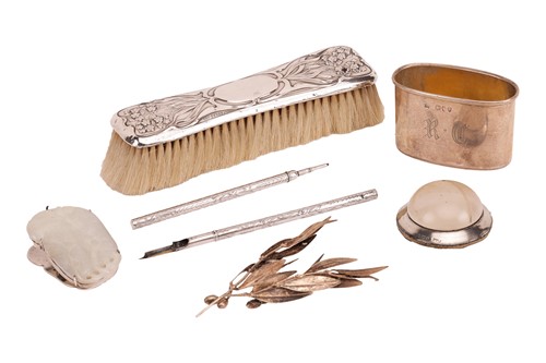 Lot 467 - A mixed group of silver items comprising a...