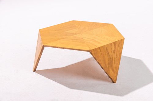 Lot Tomoko Azumi: a 'Hexad' oak low coffee table,...