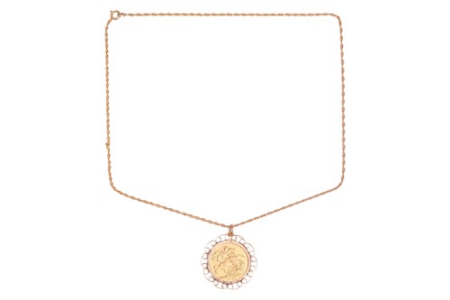 Lot 60 - A 1904 Edward VII full sovereign in a...