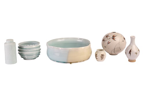 Lot 25 - Gareth Mason (b.1965), a very large ceramic...