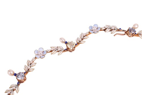 Lot 49 - An Art Nouveau floral fringe necklace set with...