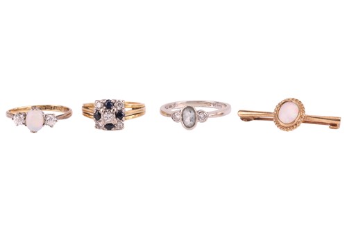 Lot 170 - Three rings and a bar brooch, comprising; An...