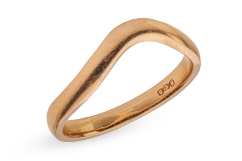 Lot An 18ct gold wedding band of wishbone form,...