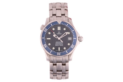 Lot 393 - Omega Seamaster Professional Diver 300m...