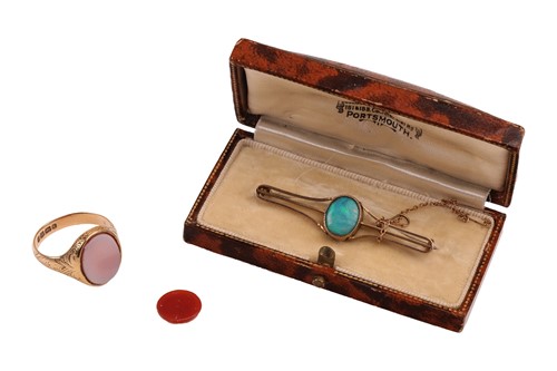 Lot 23 - A sardonyx-set signet ring, in an 18ct yellow...