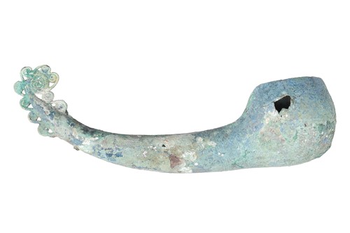 Lot Dong Son Culture: a patinated bronze ladle,...