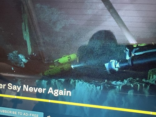 Lot James Bond - Never Say Never Again (1983): two...