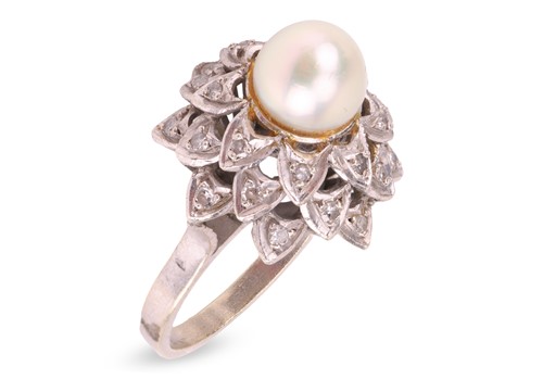 Lot 63 - A cultured pearl and diamond Thai princess...