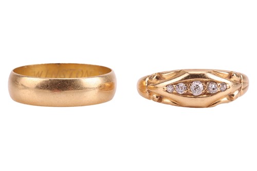 Lot 239 - An Edwardian diamond-set ring, with five...