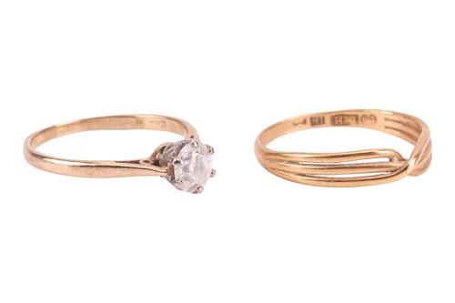 Lot 220 - A diamond solitaire ring, composed of a round...