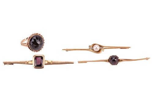 Lot 127 - Three gem-set bar brooches and a garnet dress...