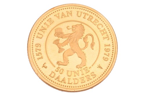 Lot 69 - A 1979 Utrecht 50 unie gold proof coin in a...