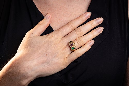 Lot A multi-gem triple cluster ring, bezel-set...