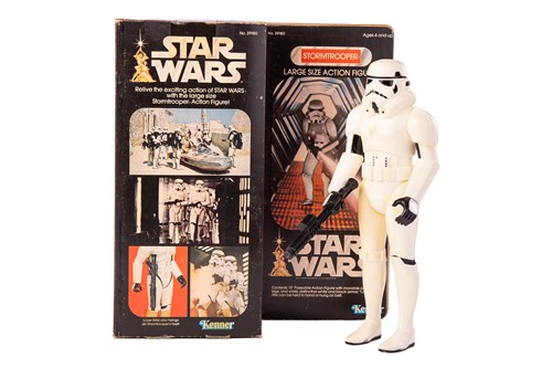 Lot Star Wars: a boxed vintage Kenner Stormtrooper...
