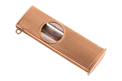 Lot 415 - A cigar cutter in 9ct gold, by S J Rose & Son,...