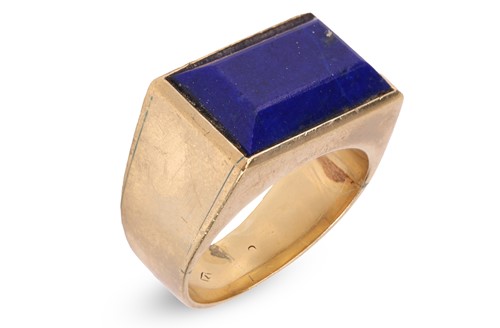 Lot 70 - A lapis lazuli dress ring, comprising a...